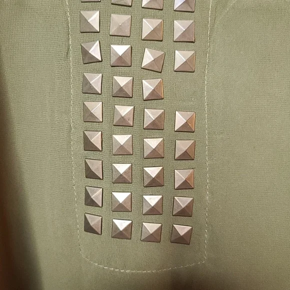 Glam Dollz embellished cross button down shirt Lg - Picture 3 of 7